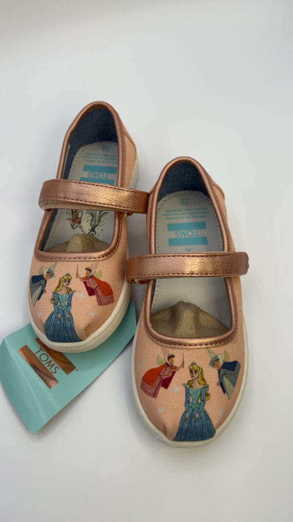 Disney Sleeping Beauty (NWT TOMS) Mary Jane shoes